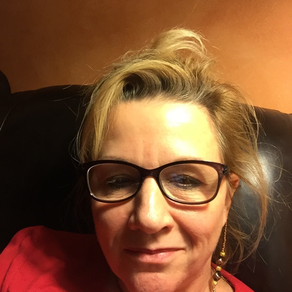 Meet your Posher, Connie